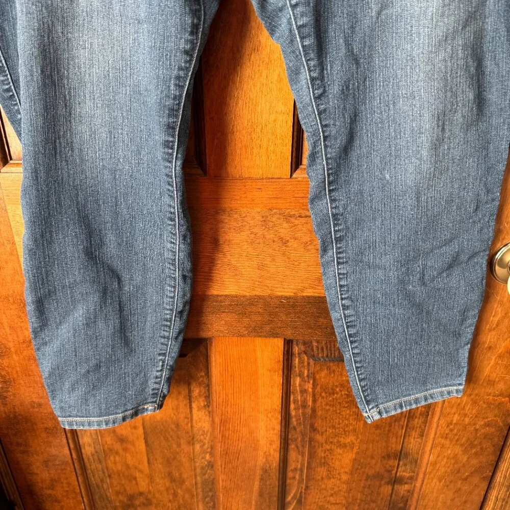 Torrid Medium Rinse Denim 5-Pocket Look Jegging Size 18R